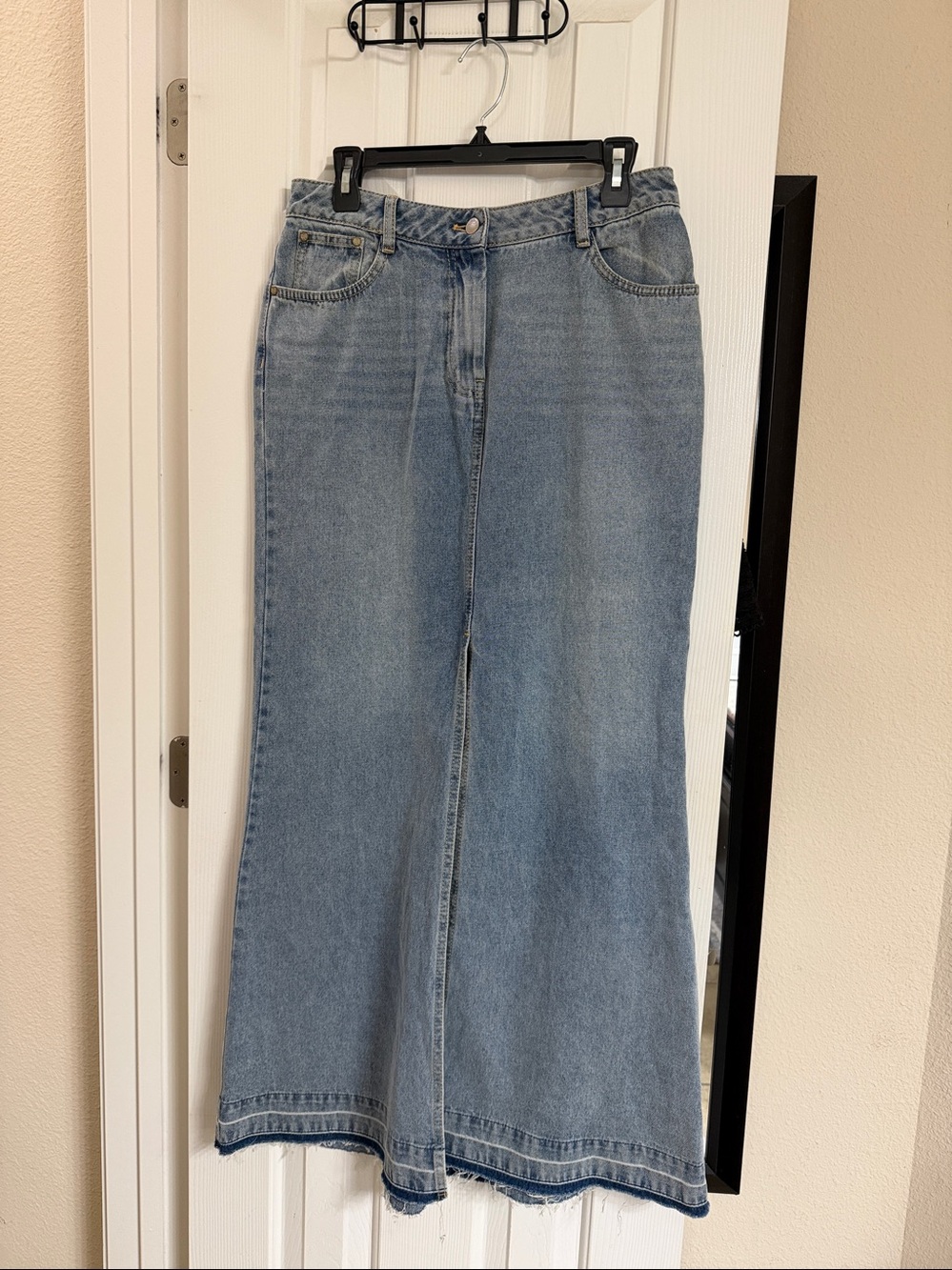 Love Shack Fancy Denim Skirt . NEW w/o tags . Size 30 - Picture 5 of 7